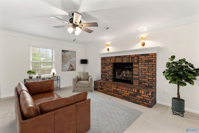 11203 Maplecrest Drive SE, Huntsville, AL 35803