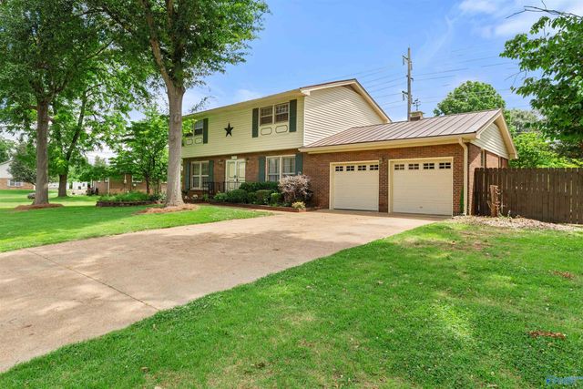 11203 Maplecrest Drive SE, Huntsville, AL 35803