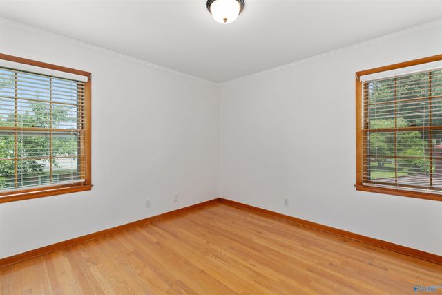 11203 Maplecrest Drive SE, Huntsville, AL 35803