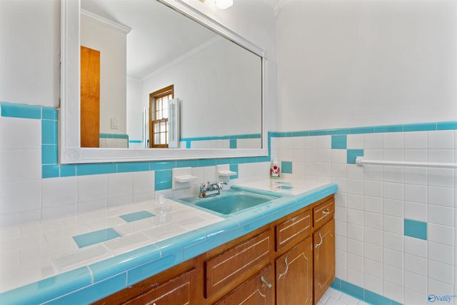 11203 Maplecrest Drive SE, Huntsville, AL 35803