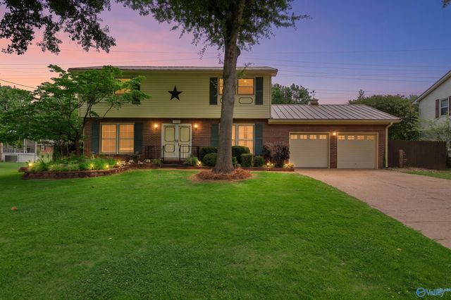11203 Maplecrest Drive SE, Huntsville, AL 35803