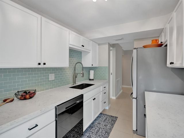 1301 River Reach Drive 201, Fort Lauderdale, FL 33315