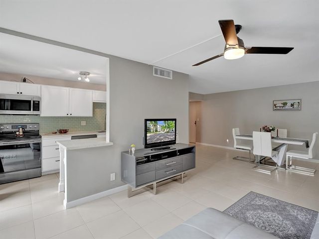 1301 River Reach Drive 201, Fort Lauderdale, FL 33315