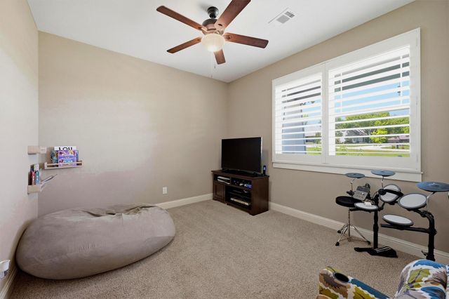 662 Preakness Place Road, Van Alstyne, TX 75495
