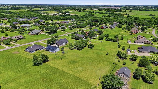 662 Preakness Place Road, Van Alstyne, TX 75495
