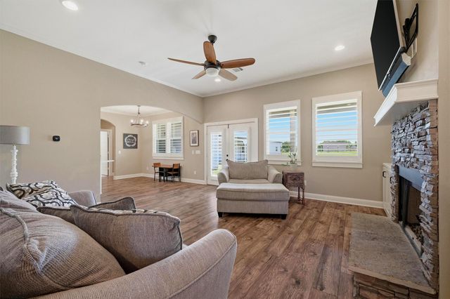 662 Preakness Place Road, Van Alstyne, TX 75495