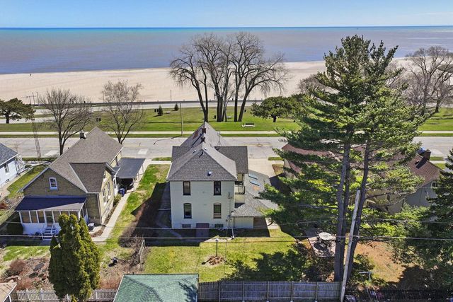 1632 Michigan BOULEVARD, Racine, WI 53402
