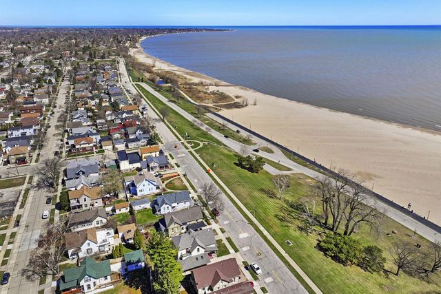 1632 Michigan BOULEVARD, Racine, WI 53402