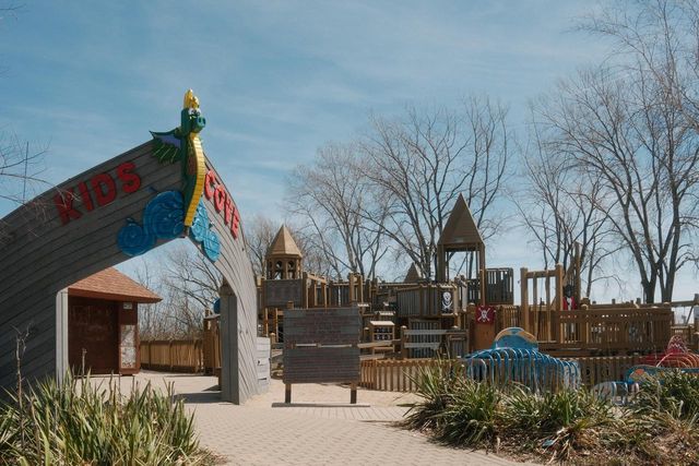 1632 Michigan BOULEVARD, Racine, WI 53402