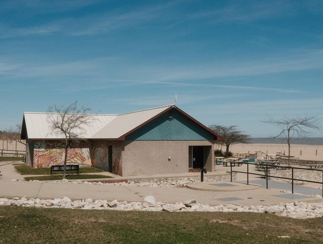 1632 Michigan BOULEVARD, Racine, WI 53402