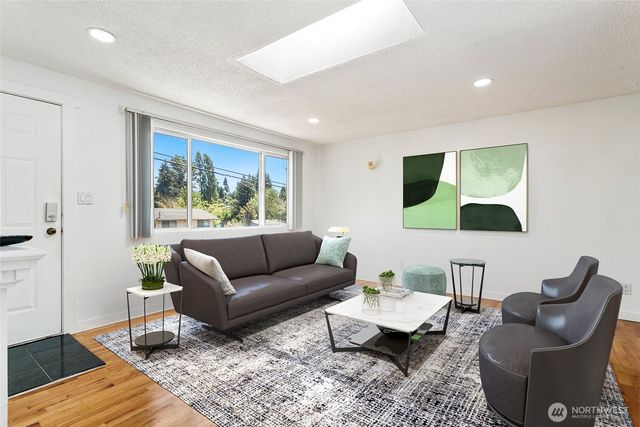 2434 SW 328th Street, Federal Way, WA 98023