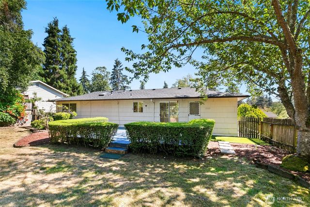 2434 SW 328th Street, Federal Way, WA 98023