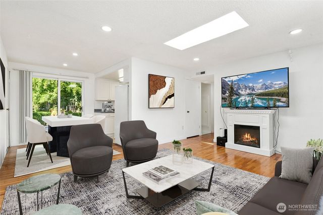2434 SW 328th Street, Federal Way, WA 98023