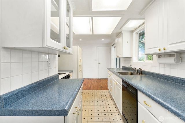2434 SW 328th Street, Federal Way, WA 98023