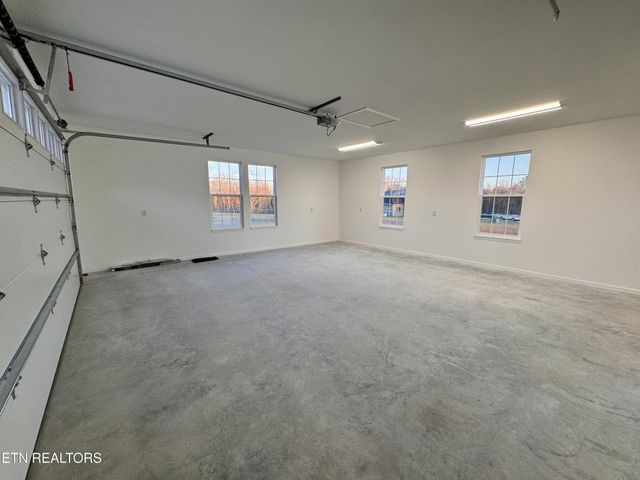 62 Whitson Lane, Crossville, TN 38572