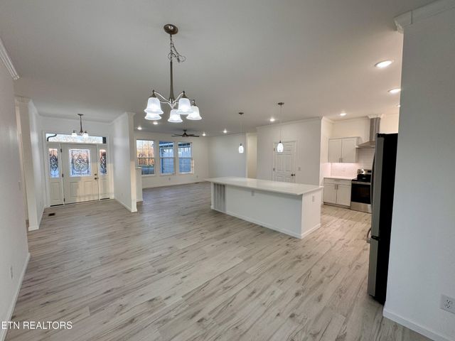 62 Whitson Lane, Crossville, TN 38572