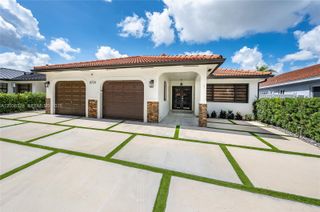 8724 NW 149th Terrace, Miami Lakes, FL 33018