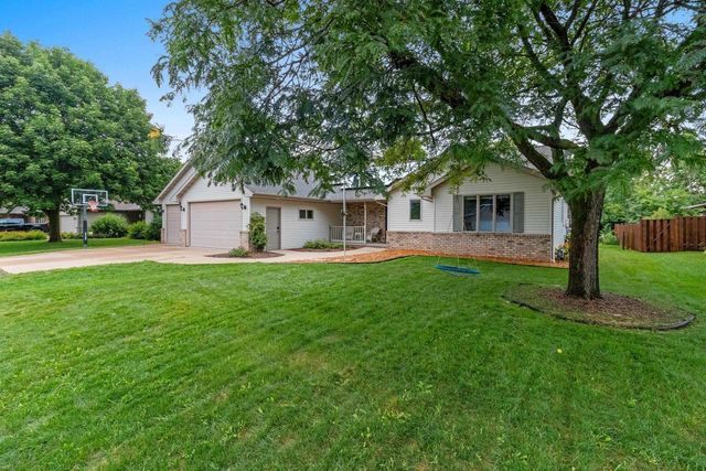 W5132 BLUE HERON COURT, Sherwood, WI 54169