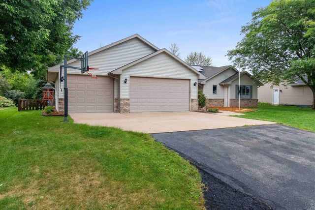 W5132 BLUE HERON COURT, Sherwood, WI 54169