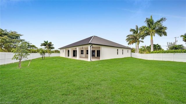 1726 SW 36th TER, Cape Coral, FL 33914