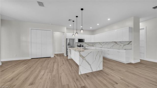 1726 SW 36th TER, Cape Coral, FL 33914