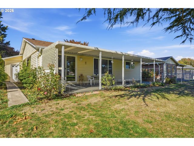 2000 KING Way, Woodburn, OR 97071