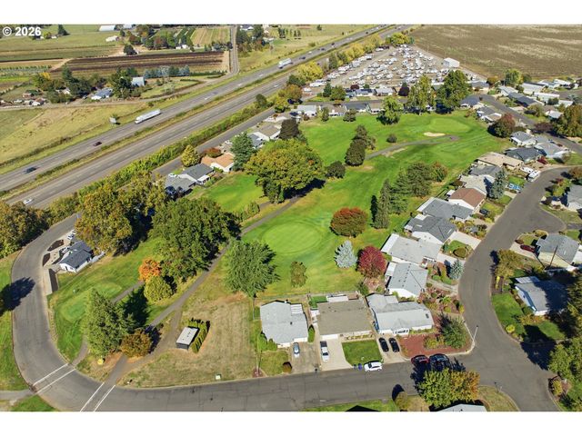2000 KING Way, Woodburn, OR 97071