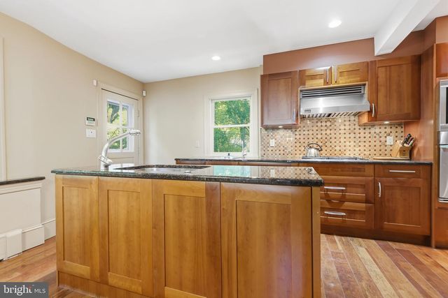 8210 FAIRVIEW RD, Elkins Park, PA 19027