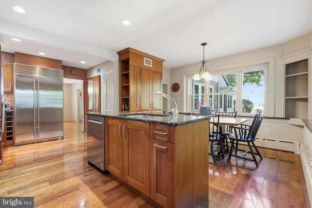 8210 FAIRVIEW RD, Elkins Park, PA 19027