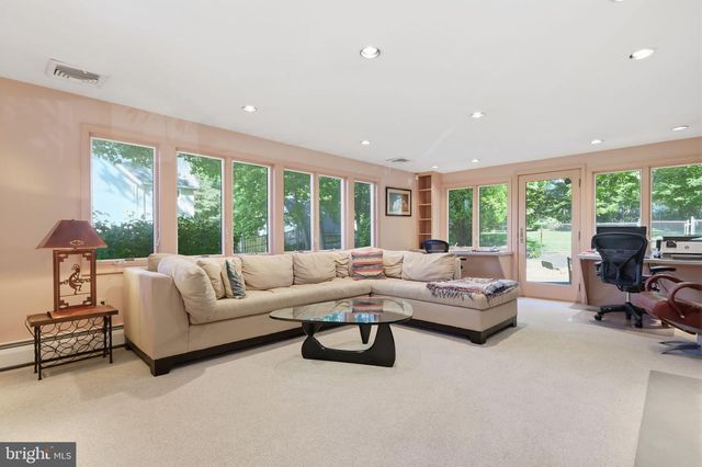 8210 FAIRVIEW RD, Elkins Park, PA 19027