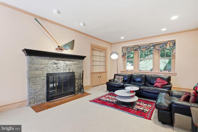 8210 FAIRVIEW RD, Elkins Park, PA 19027