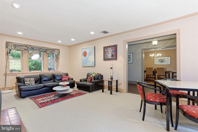 8210 FAIRVIEW RD, Elkins Park, PA 19027