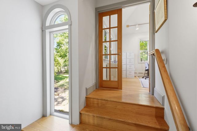 8210 FAIRVIEW RD, Elkins Park, PA 19027