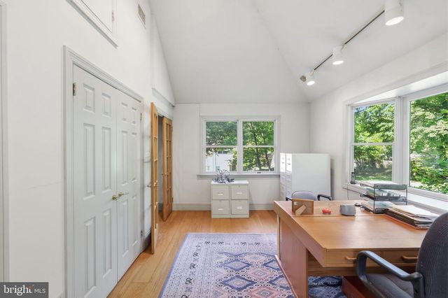 8210 FAIRVIEW RD, Elkins Park, PA 19027