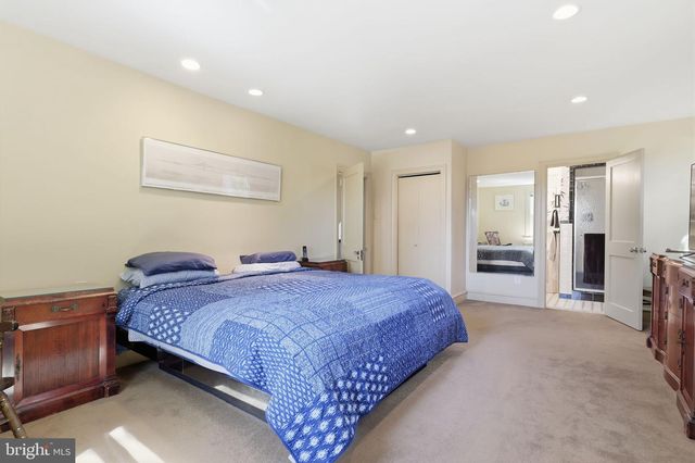 8210 FAIRVIEW RD, Elkins Park, PA 19027