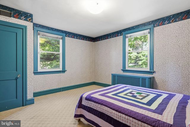 8210 FAIRVIEW RD, Elkins Park, PA 19027