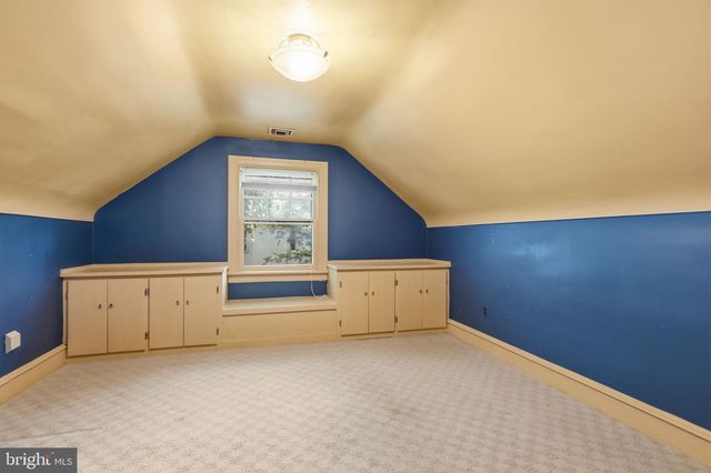 8210 FAIRVIEW RD, Elkins Park, PA 19027