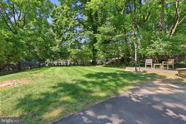 8210 FAIRVIEW RD, Elkins Park, PA 19027