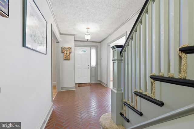 8210 FAIRVIEW RD, Elkins Park, PA 19027