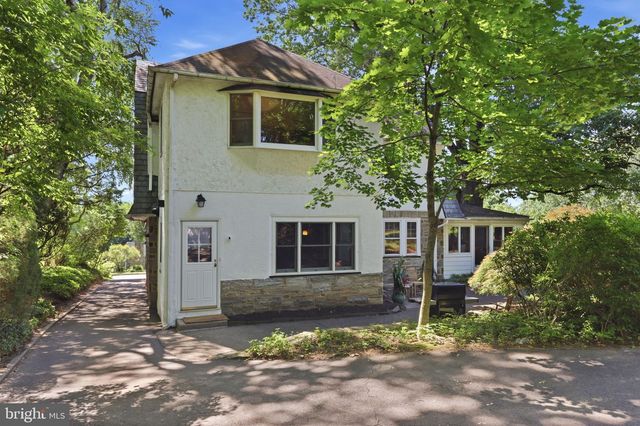 8210 FAIRVIEW RD, Elkins Park, PA 19027