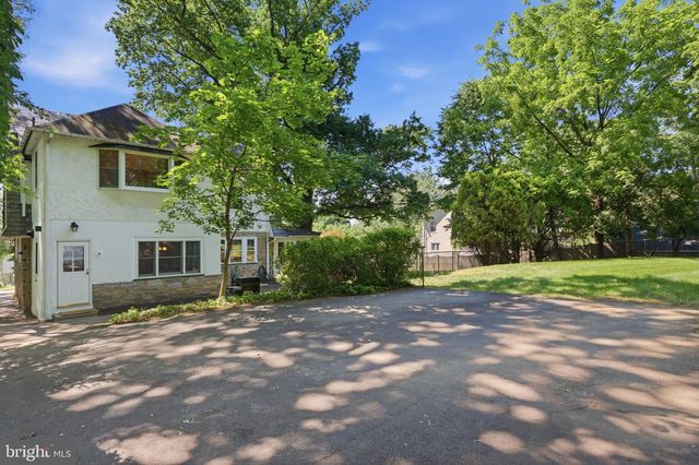 8210 FAIRVIEW RD, Elkins Park, PA 19027