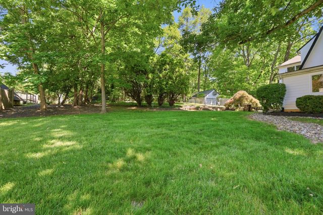 8210 FAIRVIEW RD, Elkins Park, PA 19027