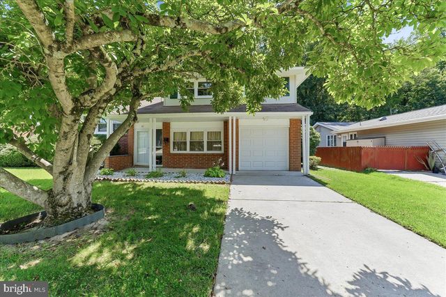 42 THORNHOLLOW RD, Newark, DE 19711