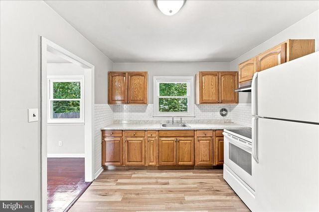 42 THORNHOLLOW RD, Newark, DE 19711