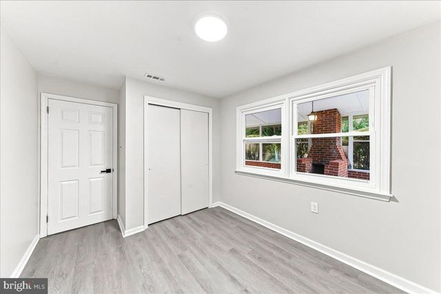 42 THORNHOLLOW RD, Newark, DE 19711