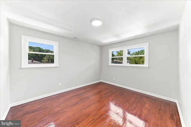 42 THORNHOLLOW RD, Newark, DE 19711