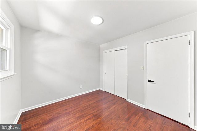 42 THORNHOLLOW RD, Newark, DE 19711