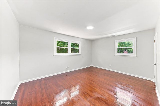 42 THORNHOLLOW RD, Newark, DE 19711