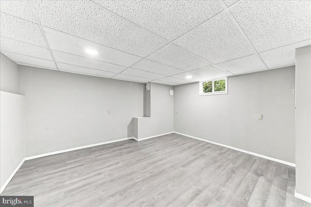 42 THORNHOLLOW RD, Newark, DE 19711