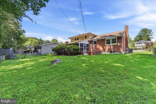 42 THORNHOLLOW RD, Newark, DE 19711